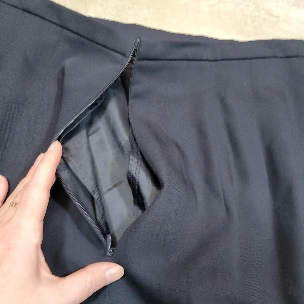 Laurel by Escada Navy Blue Wool Pencil Skirt